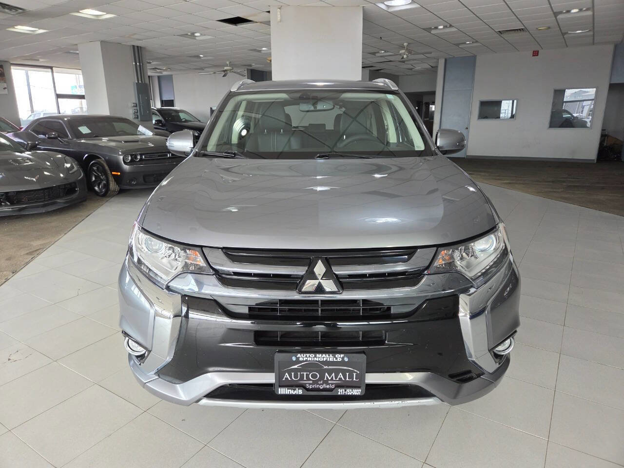 Used 2018 Mitsubishi Outlander SEL image 2
