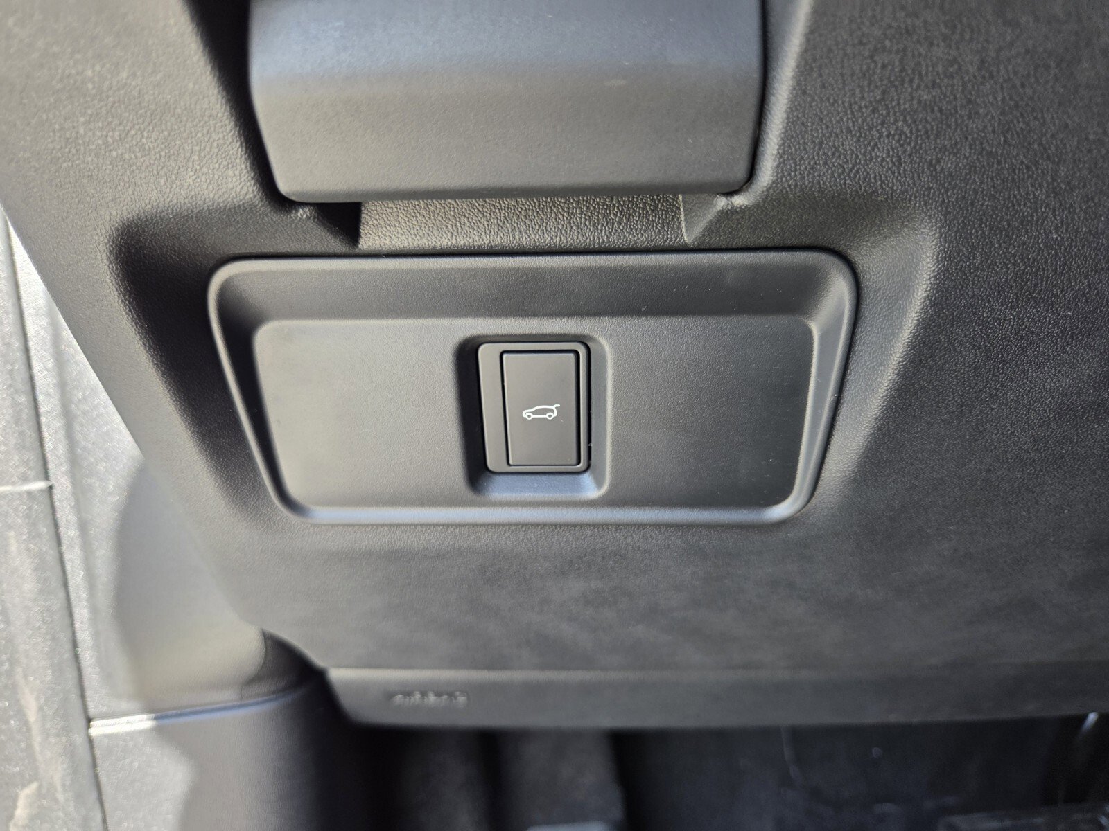 New 2025 Land Rover Discovery Sport S AWD/4WD image 16