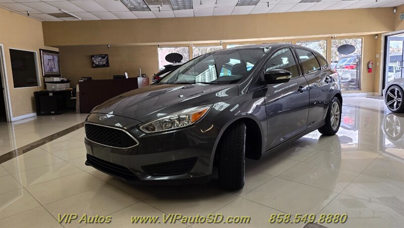 Used 2015 Ford Focus SE FWD image 2