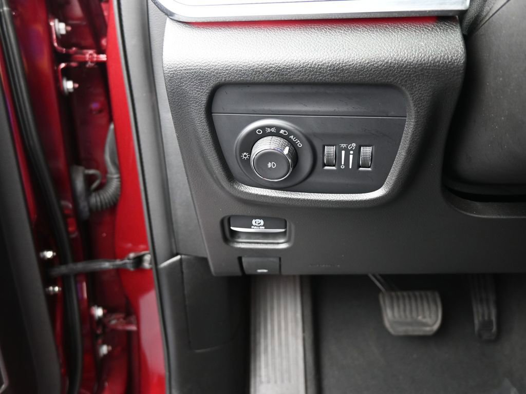 Used 2023 Jeep Grand Cherokee Overland w/ Luxury Tech Group IV image 36