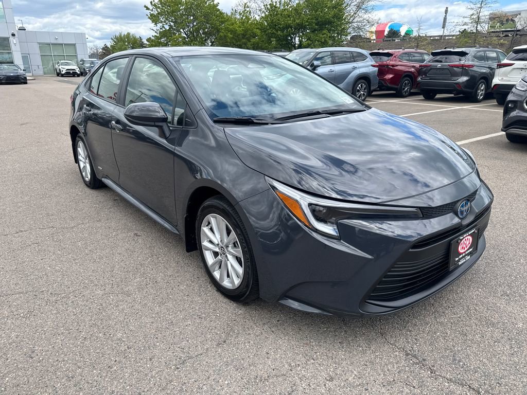 Used 2025 Toyota Corolla LE w/ LE Premium Package AWD/4WD image 17