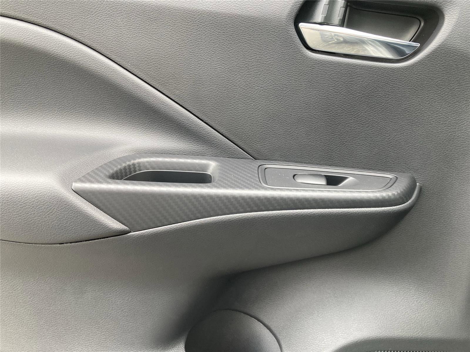 New 2025 Nissan Versa SV image 34