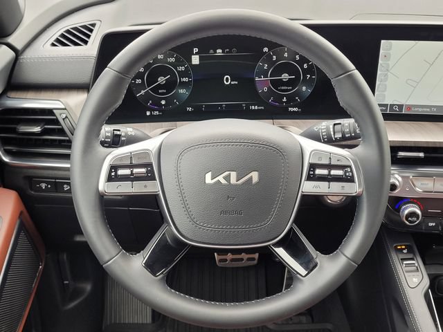 Used 2024 Kia Telluride SX w/ Towing Package FWD image 10