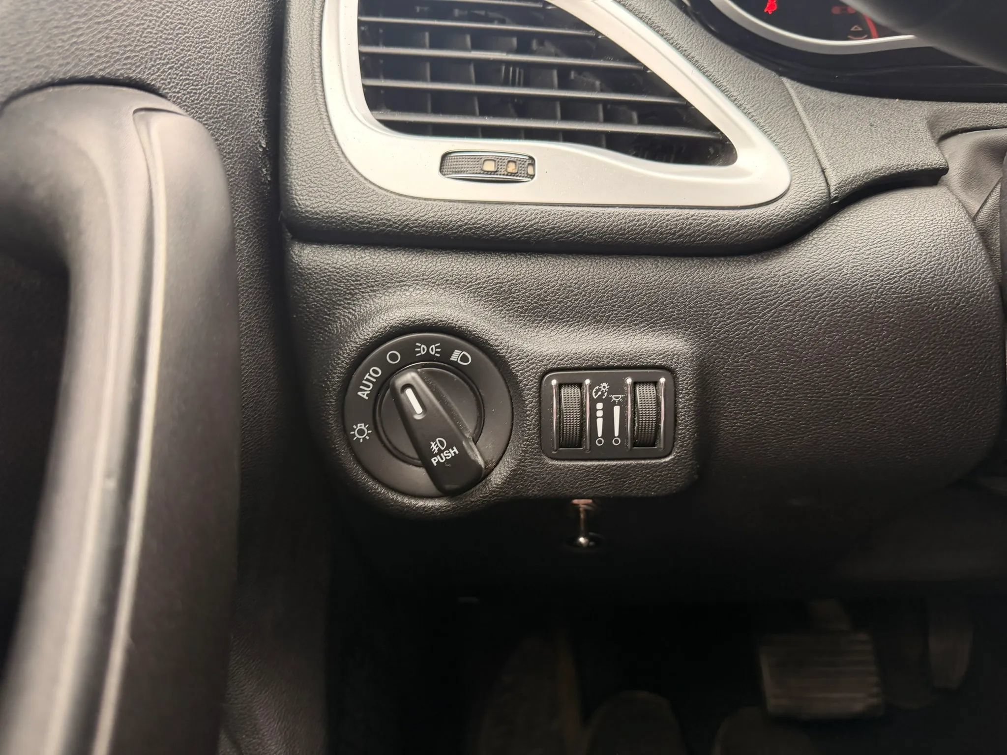 Used 2013 Dodge Dart Limited w/ Premium Group FWD image 13