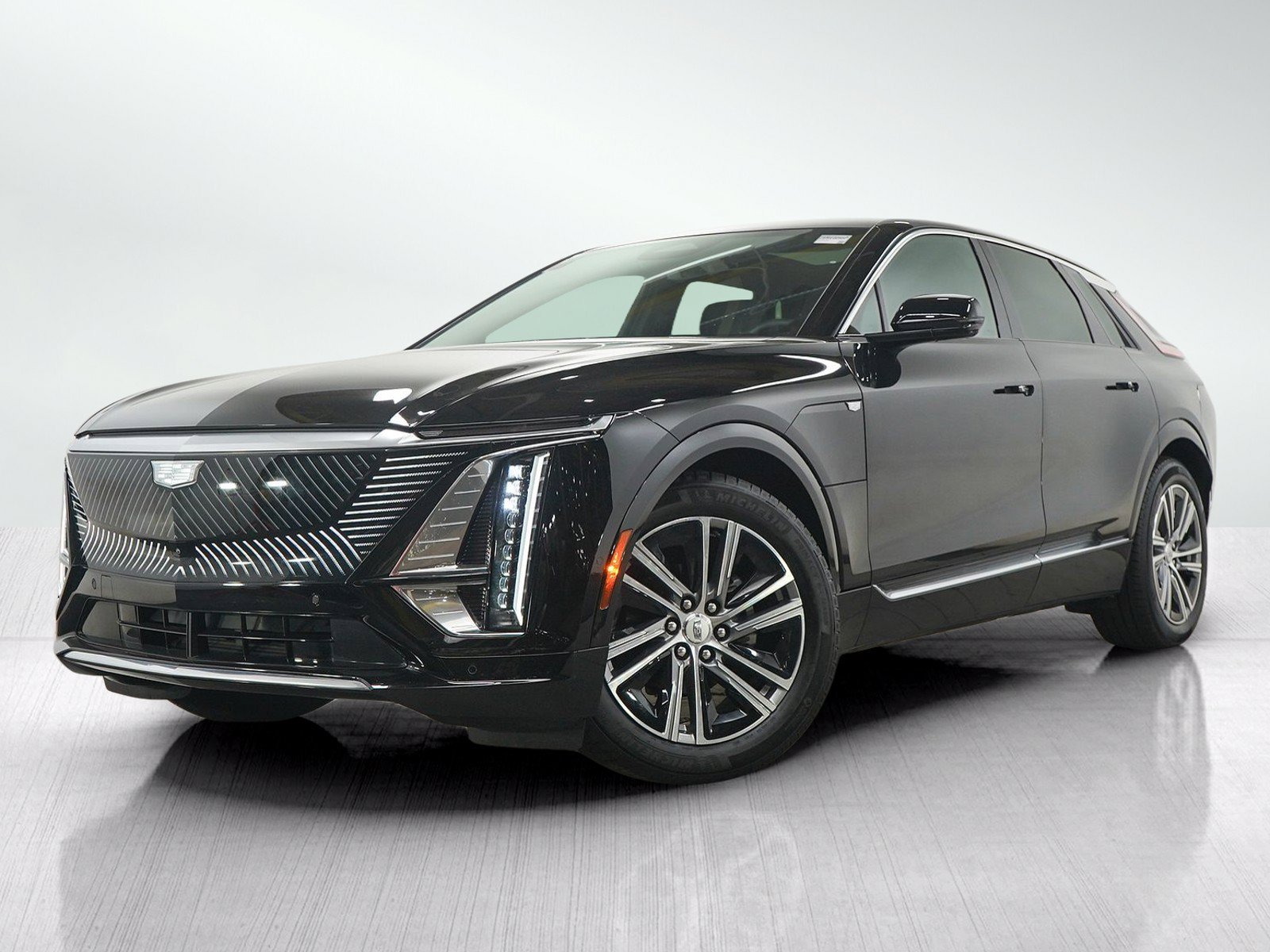 Used 2025 Cadillac Lyriq Luxury w/ LPO, Floor Liner Package AWD/4WD image 1