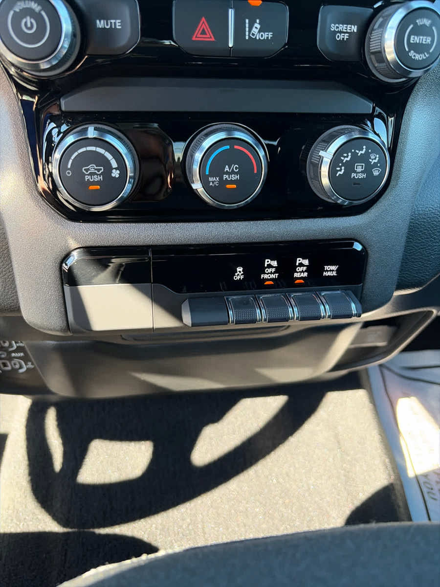 Used 2025 RAM 1500 Tradesman w/ Night Edition AWD/4WD image 26