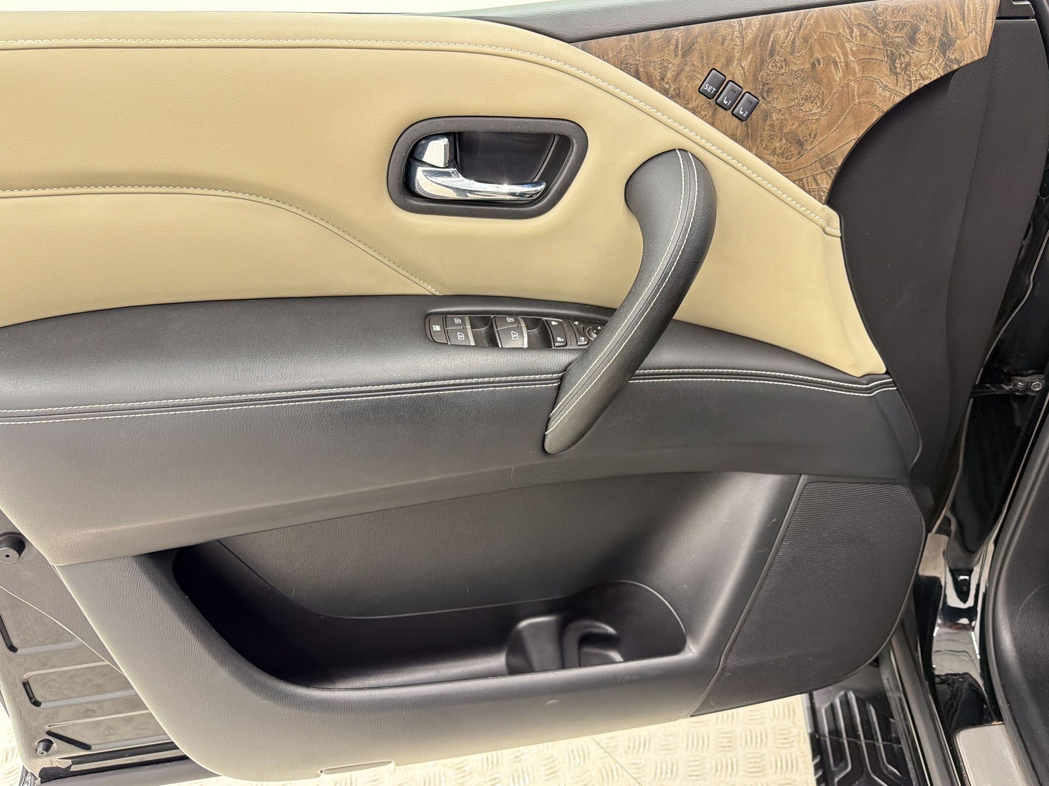 Used 2023 INFINITI QX80 Premium Select w/ Cargo Package image 12