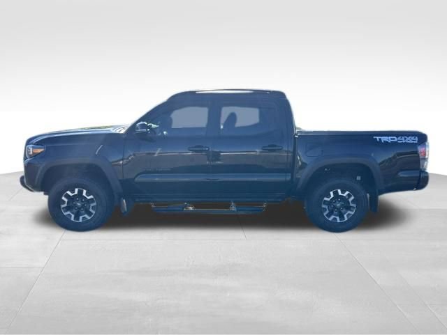 Used 2023 Toyota Tacoma TRD Off-Road w/ Technology Package AWD/4WD image 2
