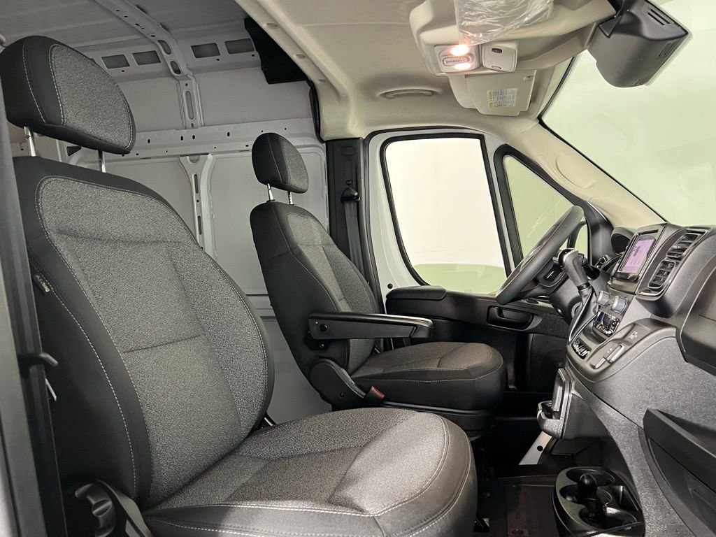 Used 2025 RAM ProMaster 2500 w/ Storage Group image 30