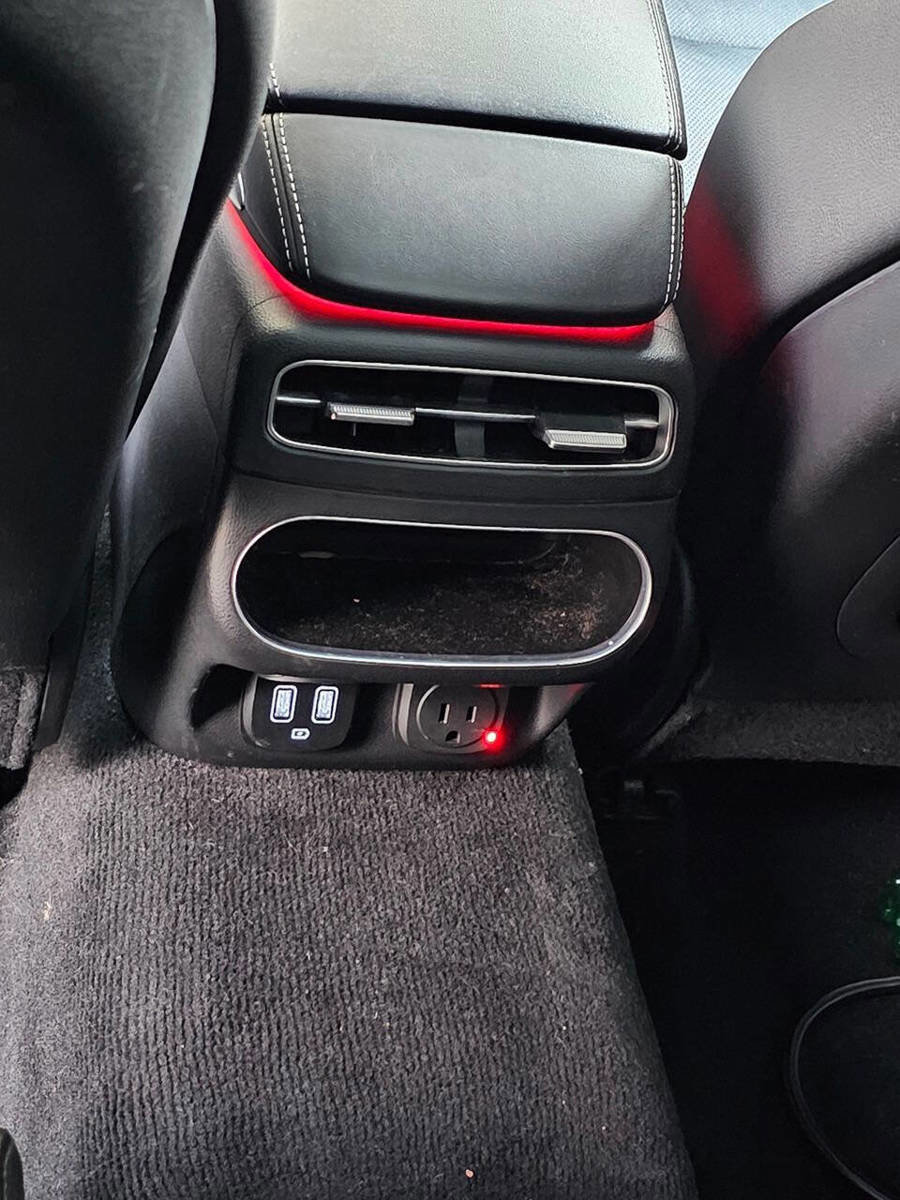 Used 2022 Genesis GV70 2.5T w/ Advanced Package image 16