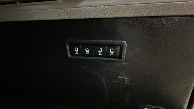 Used 2022 Jeep Wagoneer Series III w/ Premium Group I AWD/4WD image 36