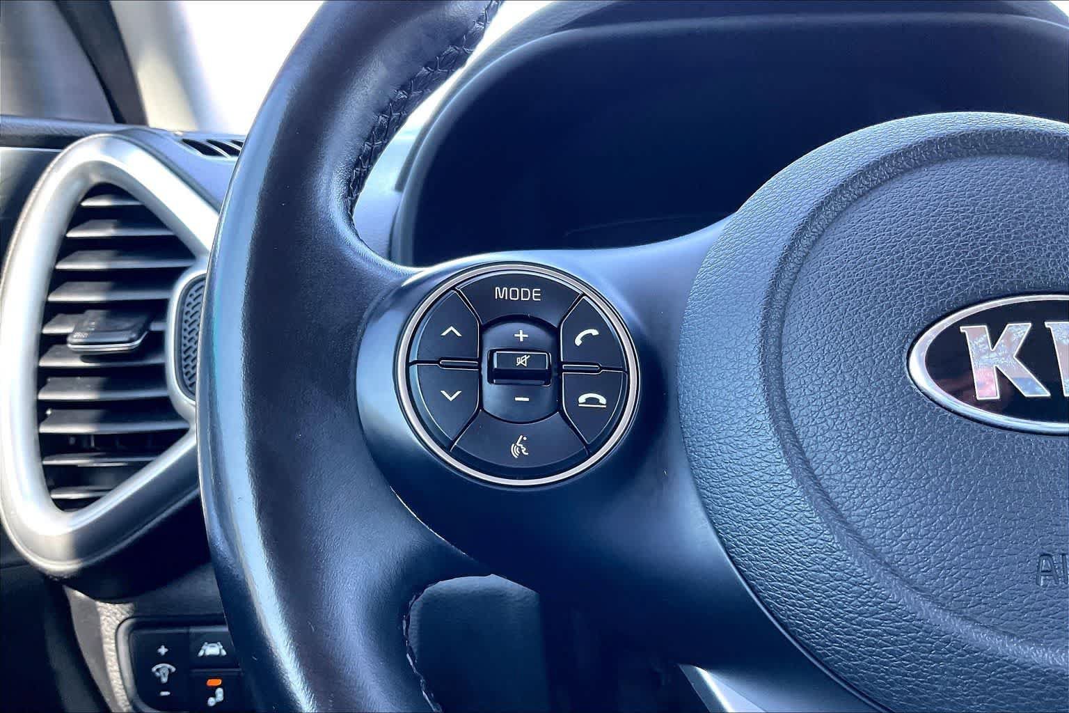 Certified 2021 Kia Soul X-Line FWD image 23