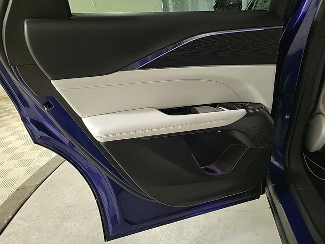 Certified 2024 Cadillac Lyriq Luxury image 25