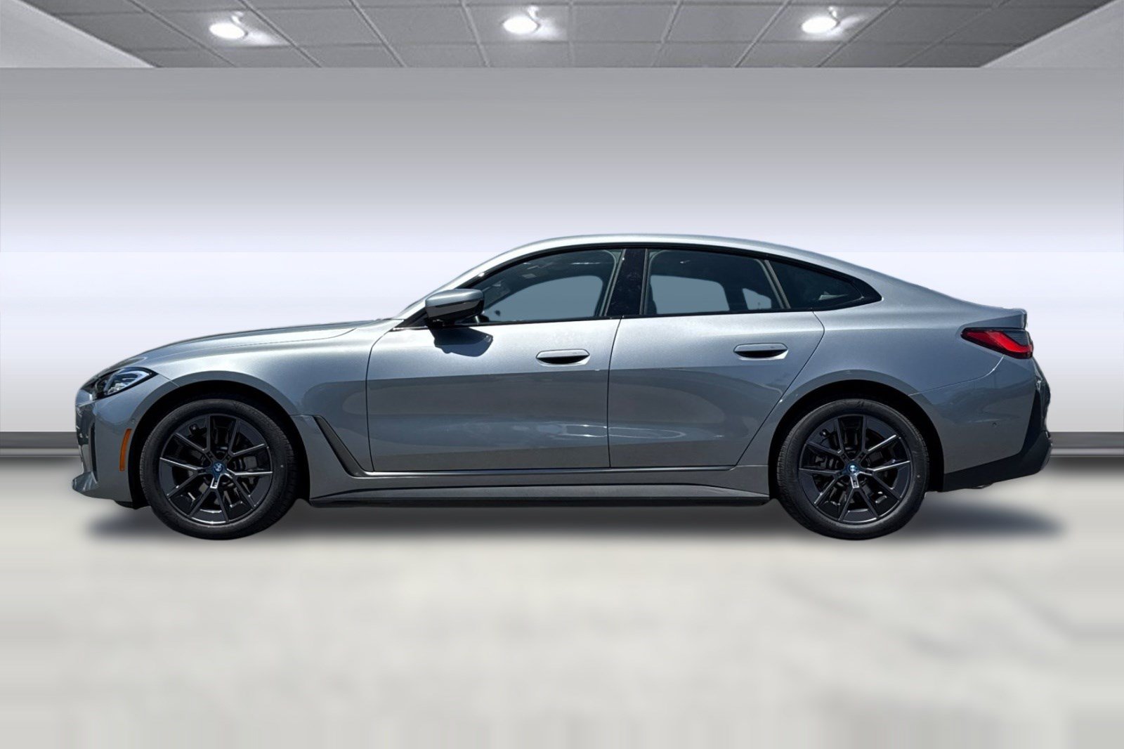 Certified 2023 BMW i4 eDrive35 RWD image 2