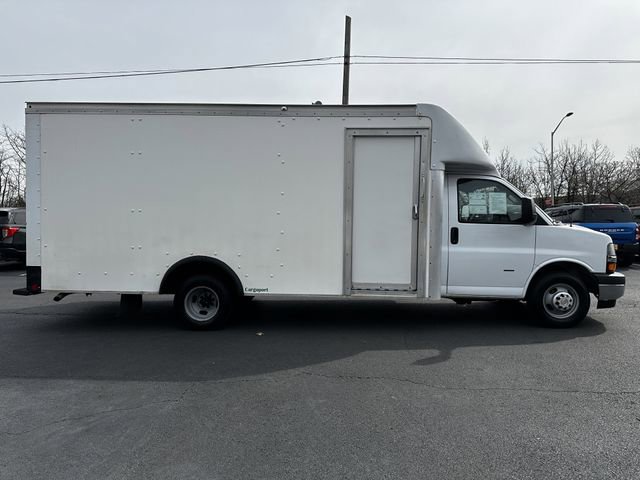 Used 2022 Chevrolet Express 3500 w/ Power Convenience Package image 4
