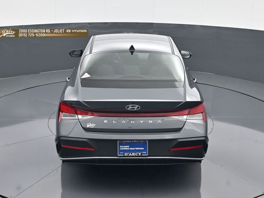 Certified 2024 Hyundai Elantra SE FWD image 18