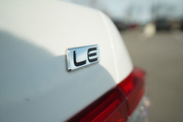 Used 2013 Toyota Corolla LE image 37