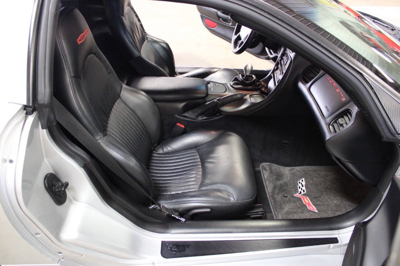 Used 2001 Chevrolet Corvette Z06 w/ Memory Pkg RWD image 21