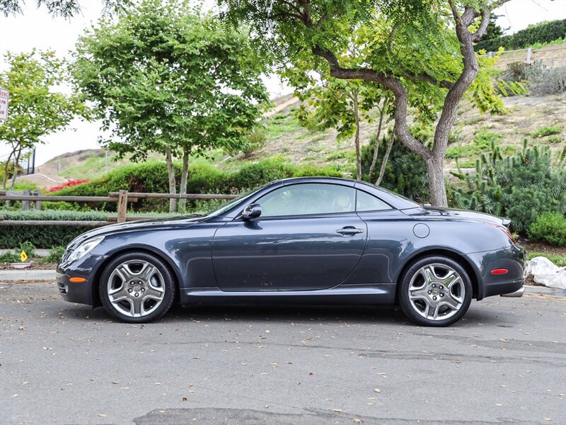 Used 2007 Lexus SC 430 Convertible RWD image 2