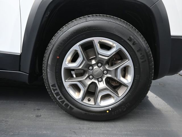 Used 2019 Jeep Cherokee Trailhawk w/ Cold Weather Group image 41