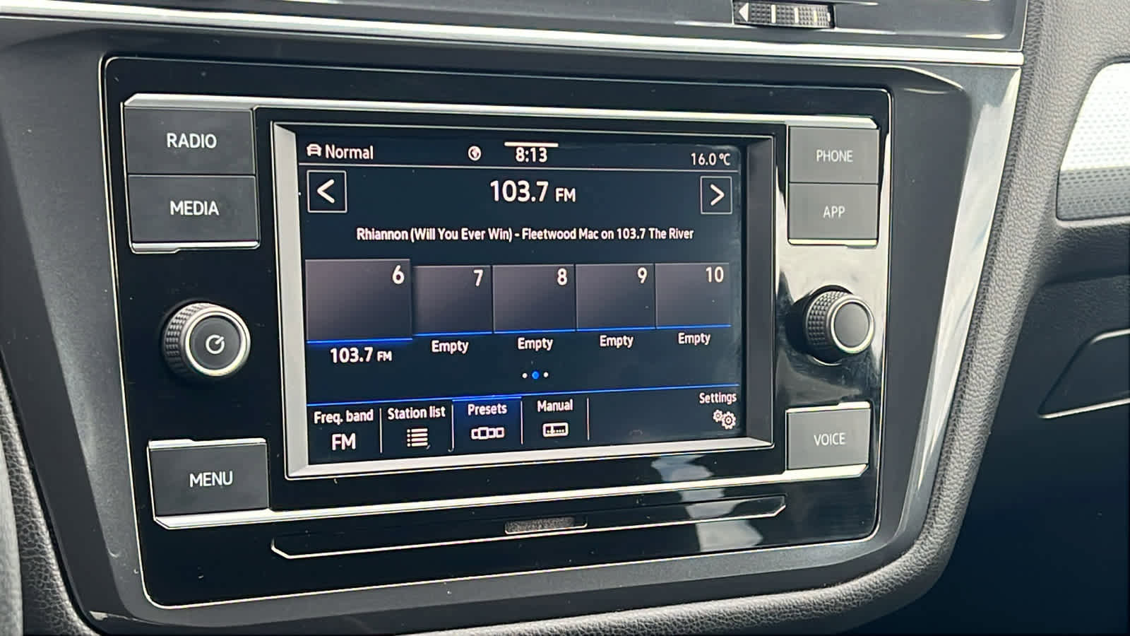 Certified 2022 Volkswagen Tiguan S image 15