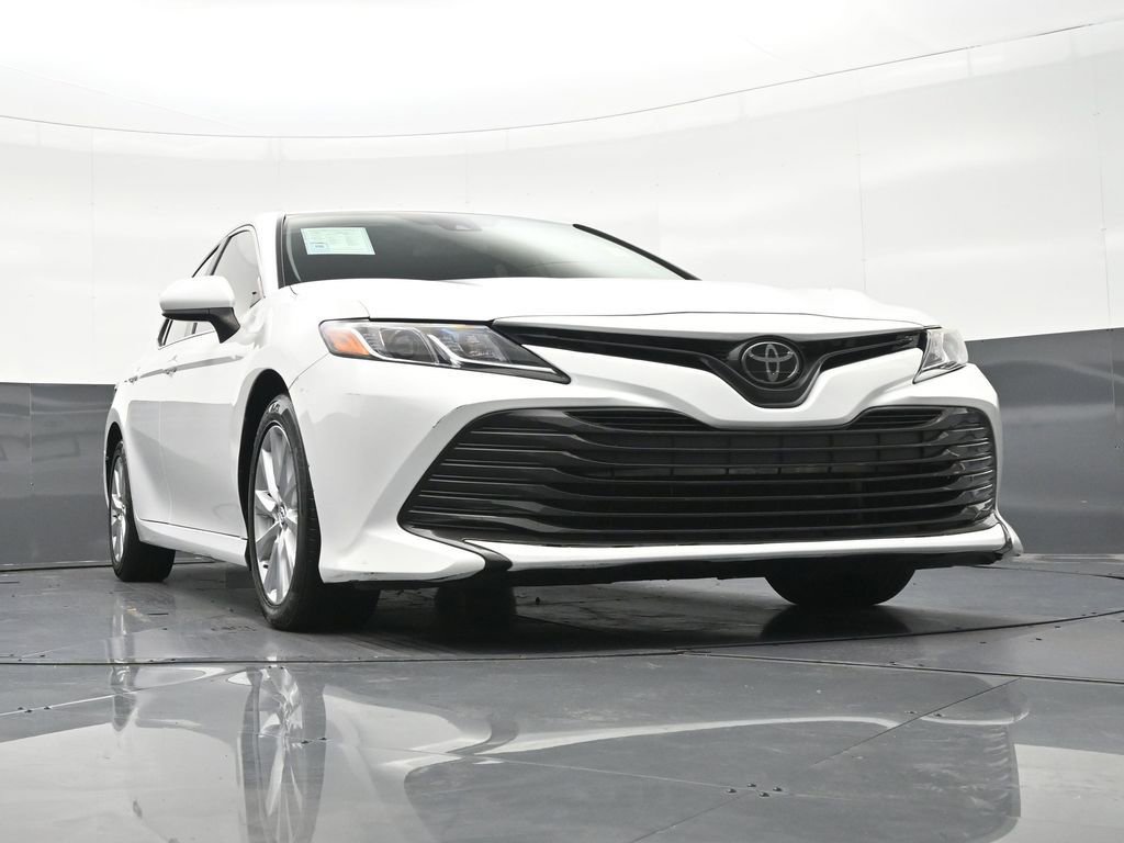 Used 2019 Toyota Camry LE FWD image 29