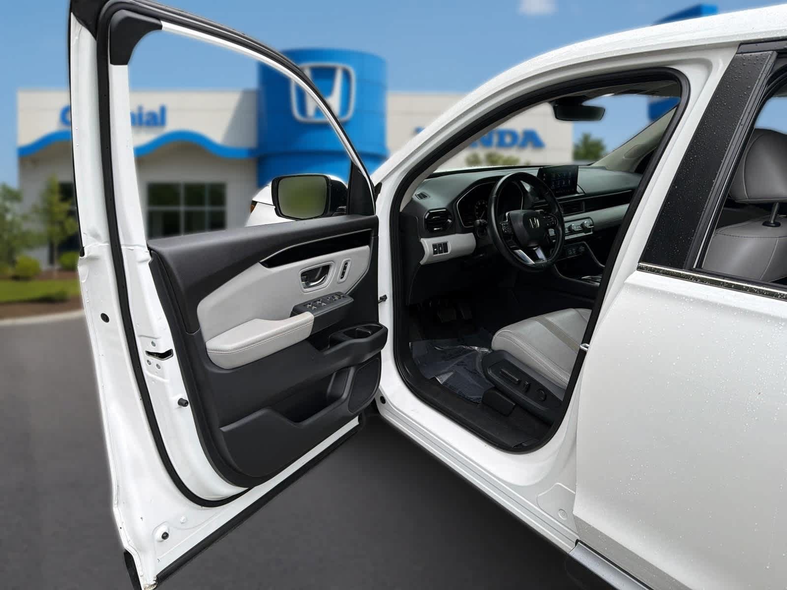 Used 2023 Honda Pilot EX-L image 11