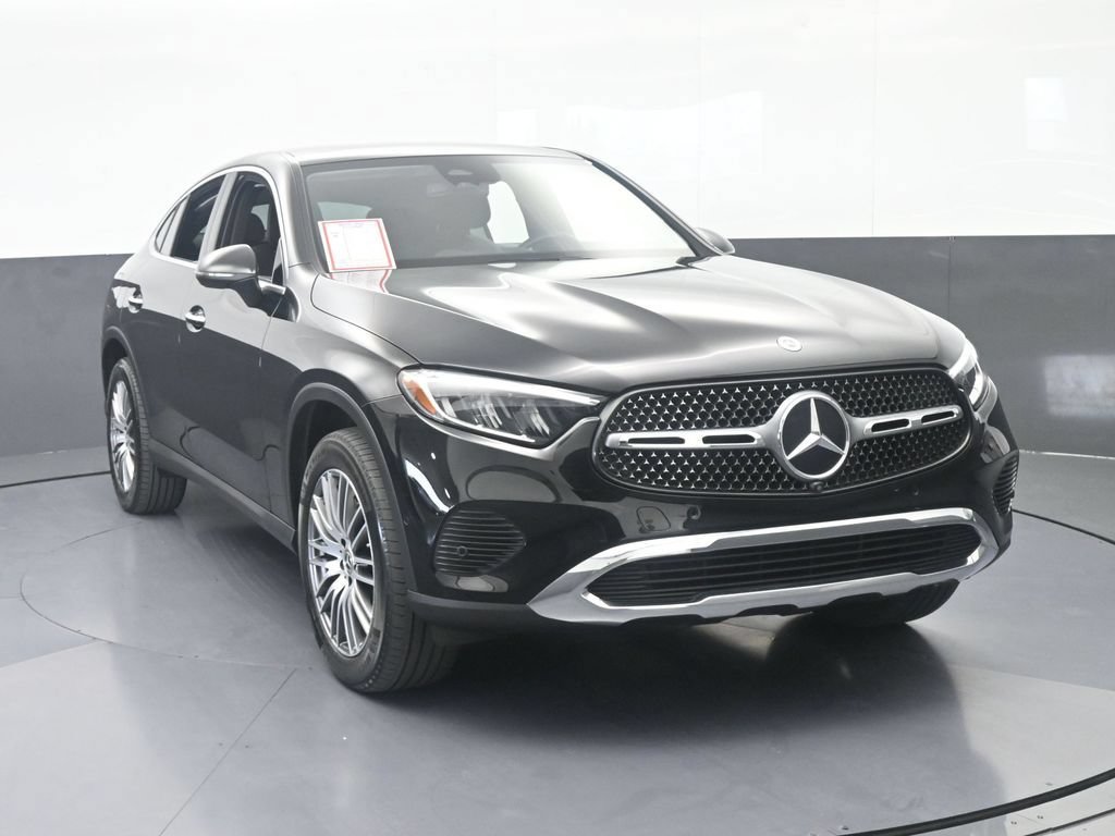 Used 2025 Mercedes-Benz GLC 300 4MATIC image 9