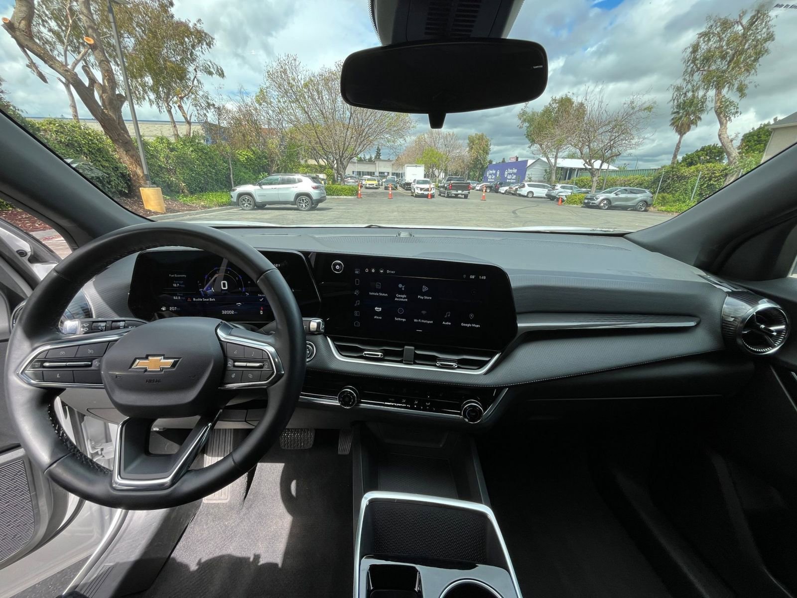 Used 2025 Chevrolet Equinox LT image 32