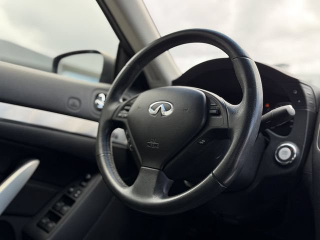 Used 2014 INFINITI Q60 Convertible w/ Premium Package RWD image 22