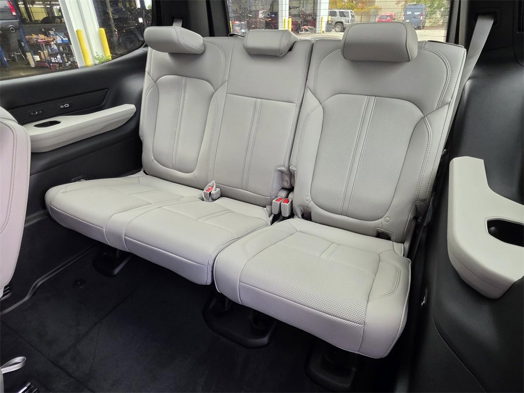 New 2025 Jeep Wagoneer Series II image 16