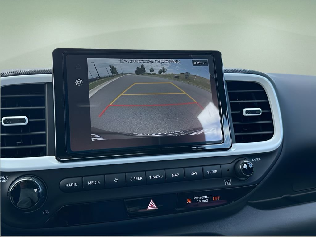 Used 2024 Hyundai Venue Limited image 18