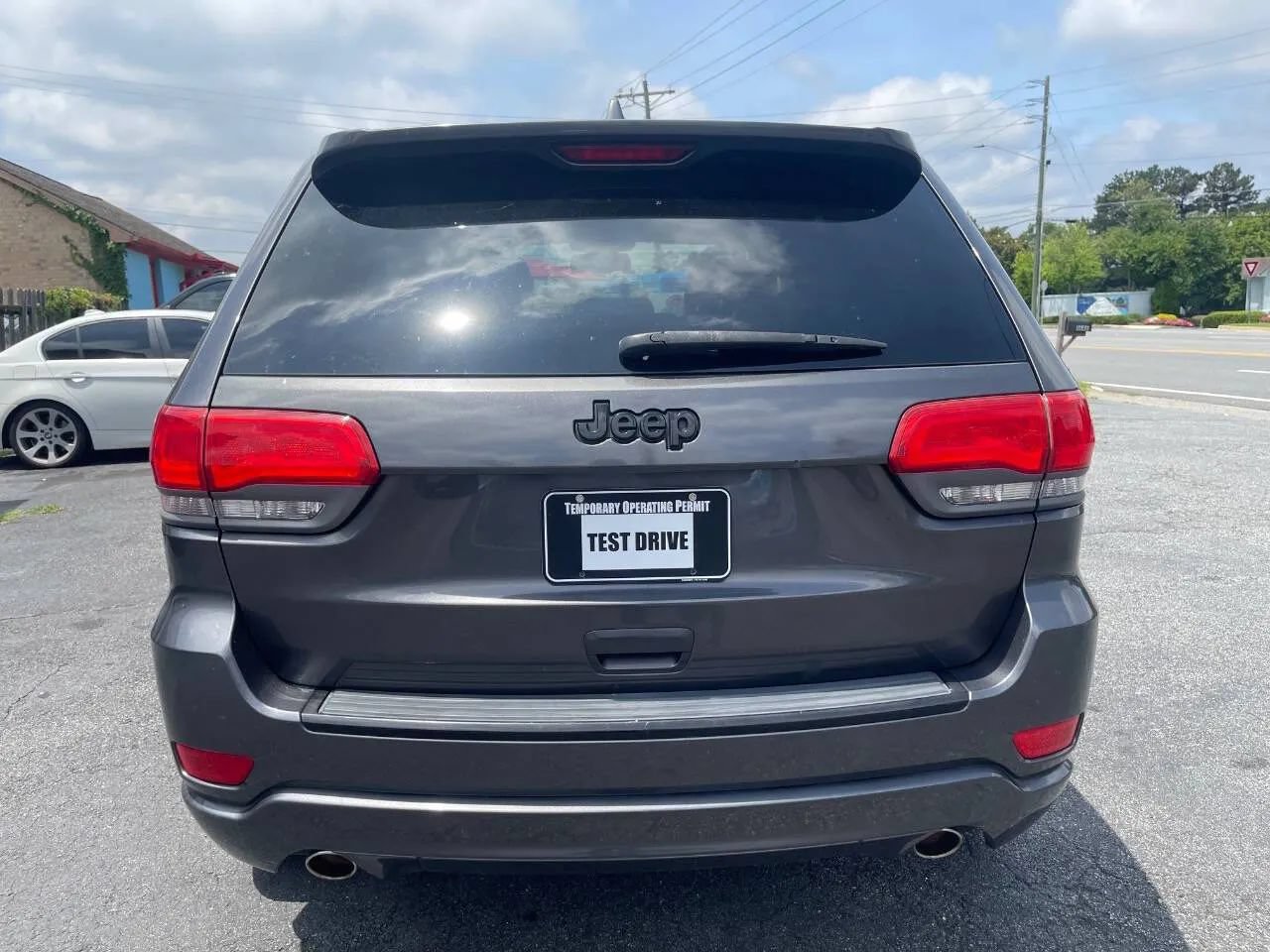 Used 2015 Jeep Grand Cherokee Altitude RWD image 8