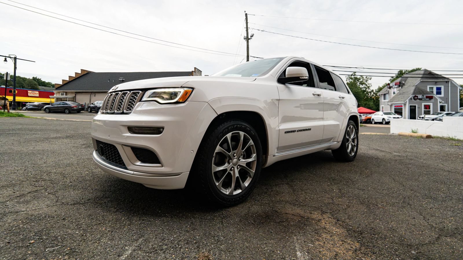 Used 2020 Jeep Grand Cherokee Summit AWD/4WD image 8