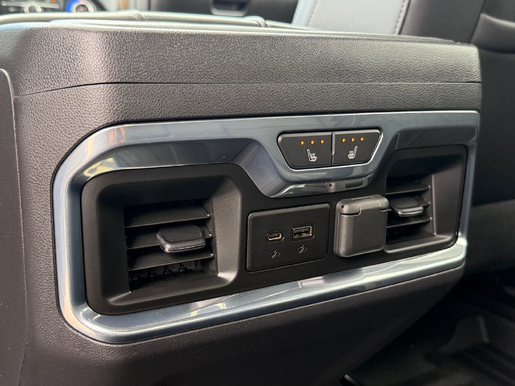 Used 2019 Chevrolet Silverado 1500 High Country w/ Technology Package AWD/4WD image 33