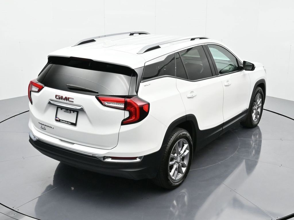 Used 2024 GMC Terrain SLT image 29