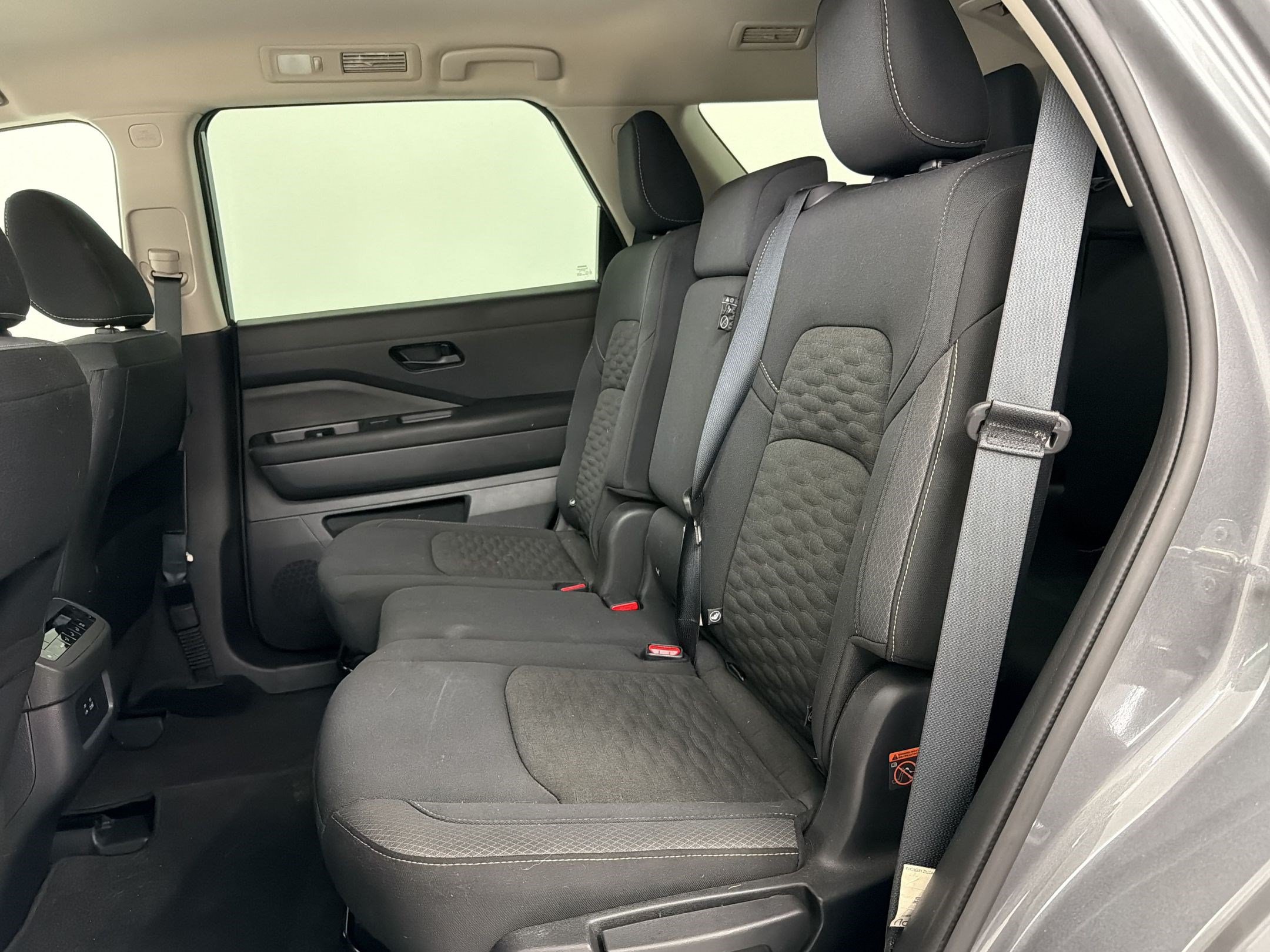 Used 2024 Nissan Pathfinder SV FWD image 21