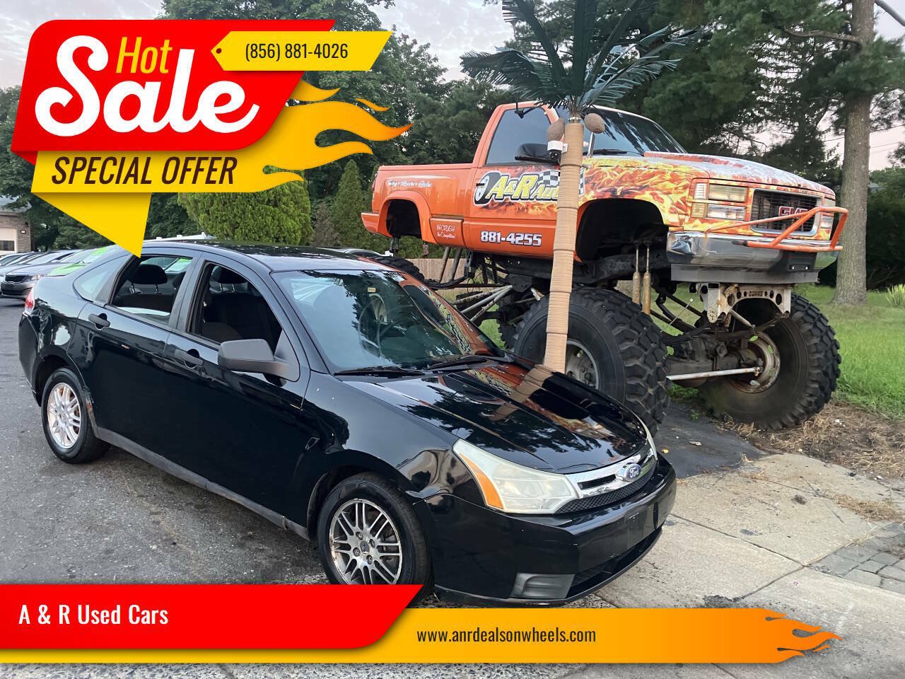 Used 2010 Ford Focus SE FWD image 1