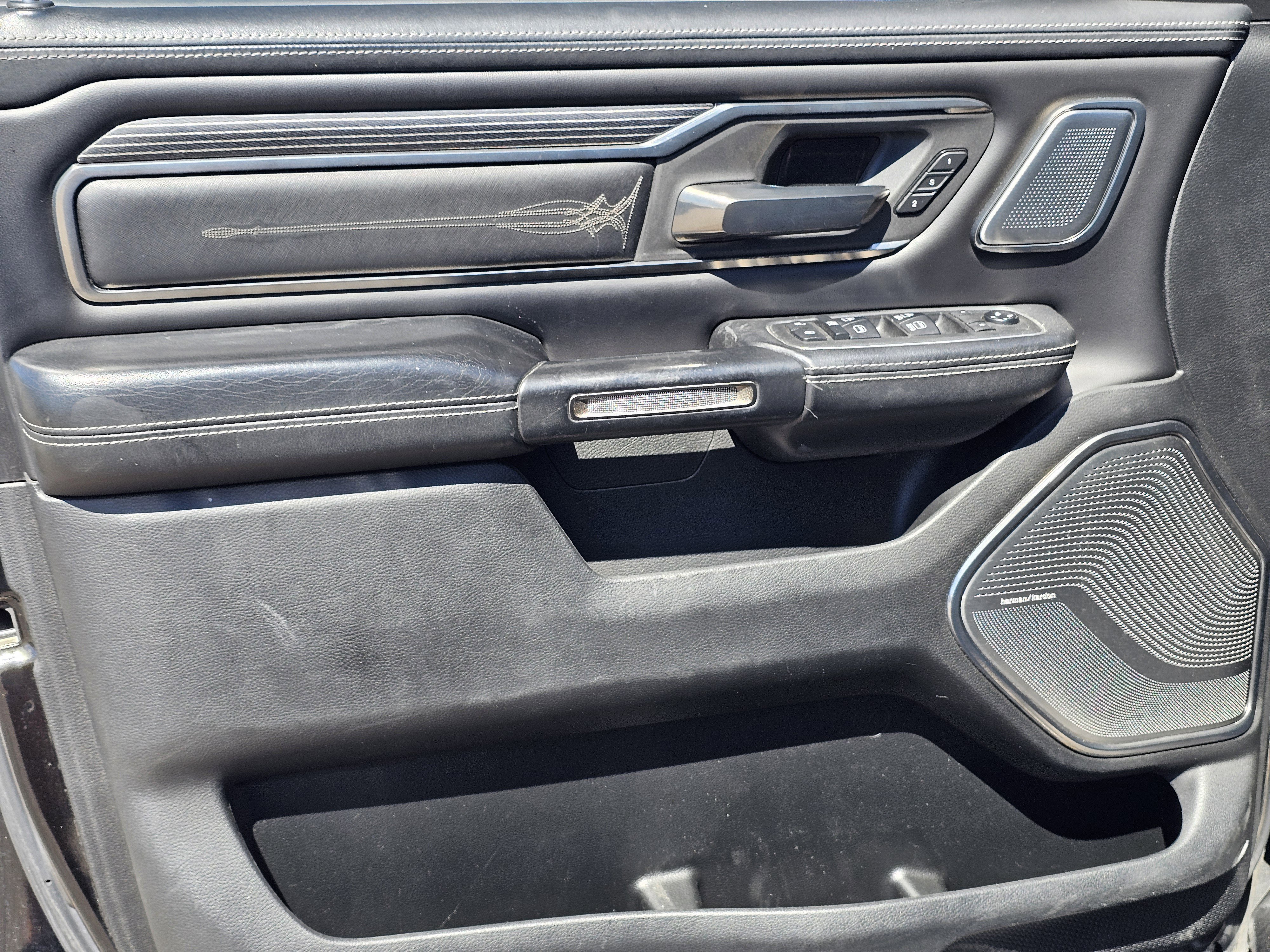 Used 2019 RAM 1500 Limited AWD/4WD image 16