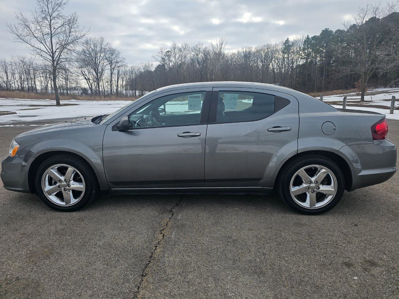 Used 2013 Dodge Avenger SE image 10