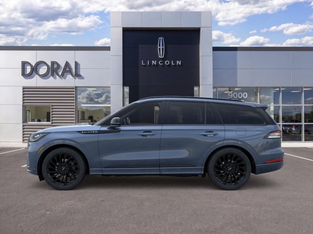 New 2026 Lincoln Aviator Reserve w/ Jet Appearance Package RWD image 3