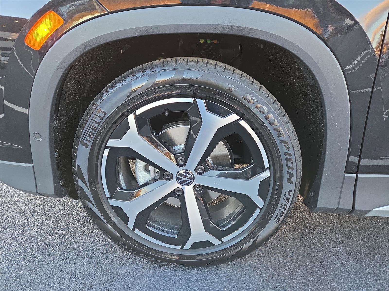 New 2026 Volkswagen Tiguan SE image 10