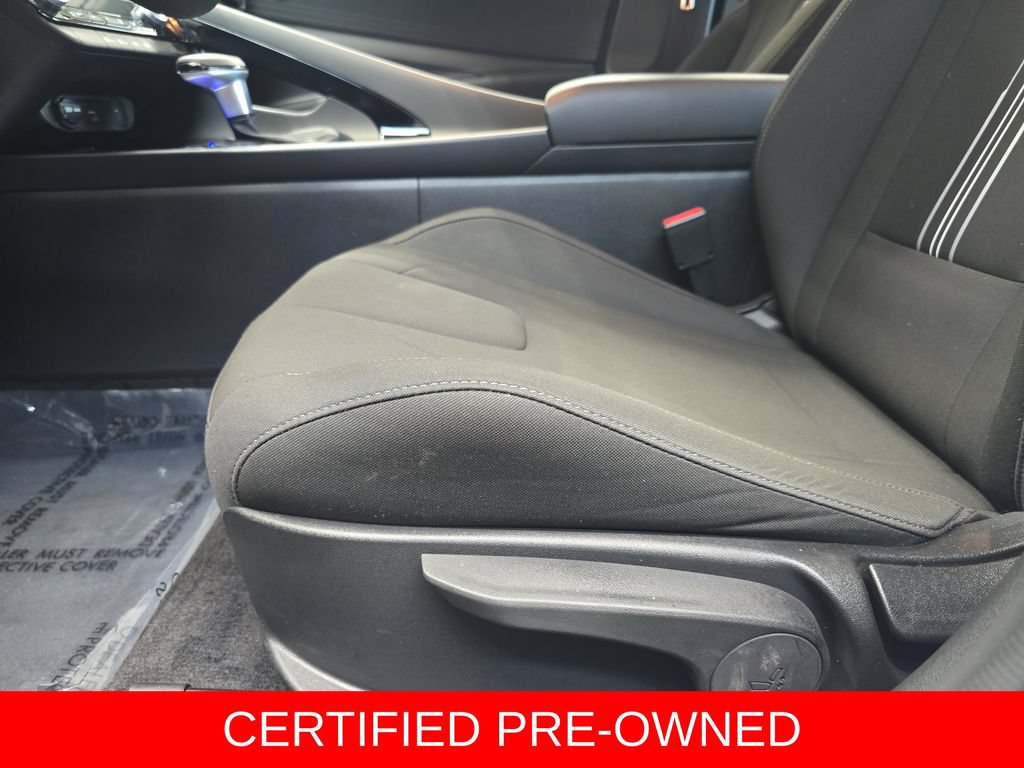 Certified 2025 Hyundai Elantra Hybrid FWD image 29