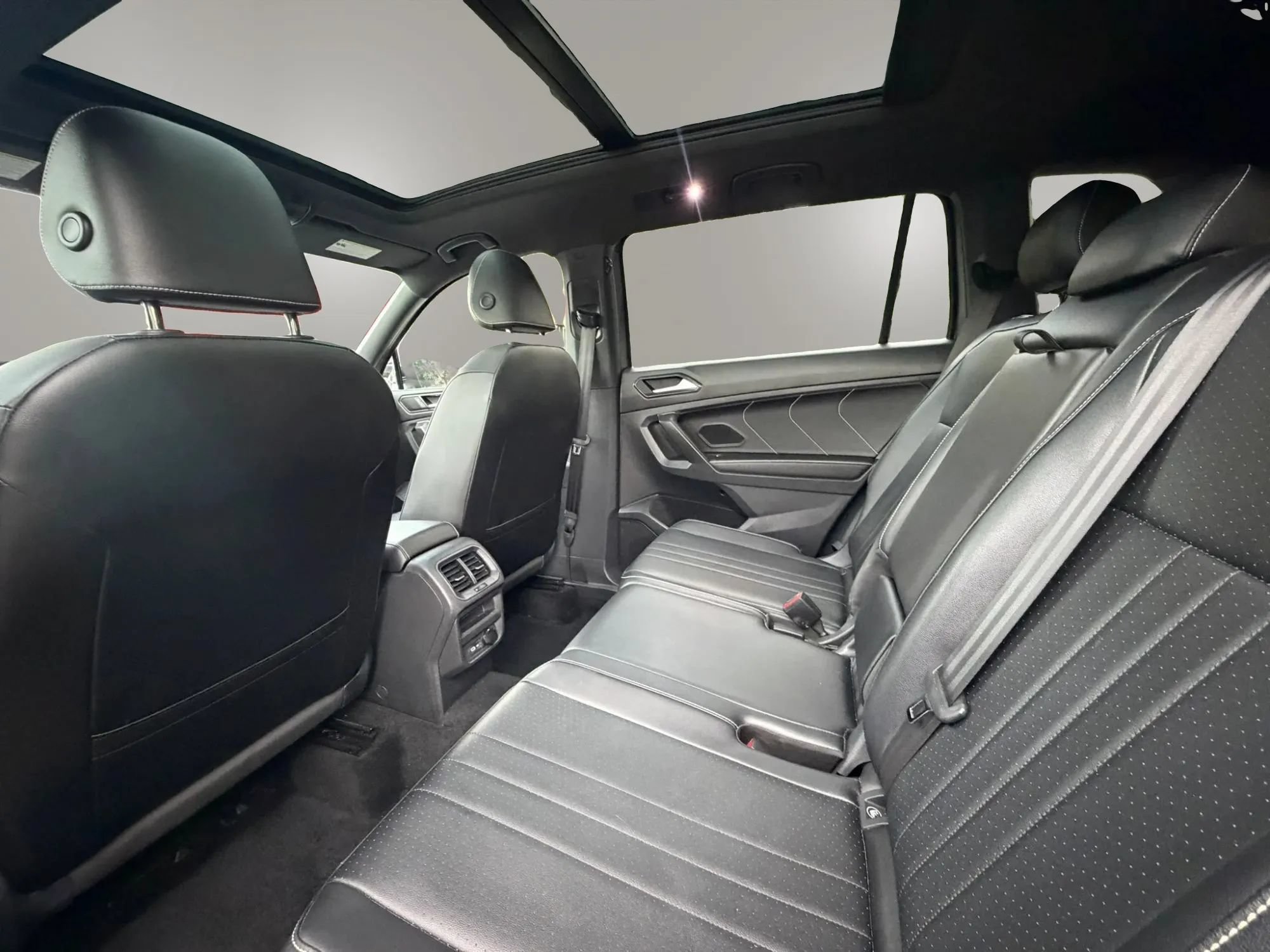 Used 2022 Volkswagen Tiguan SE R-Line FWD image 19