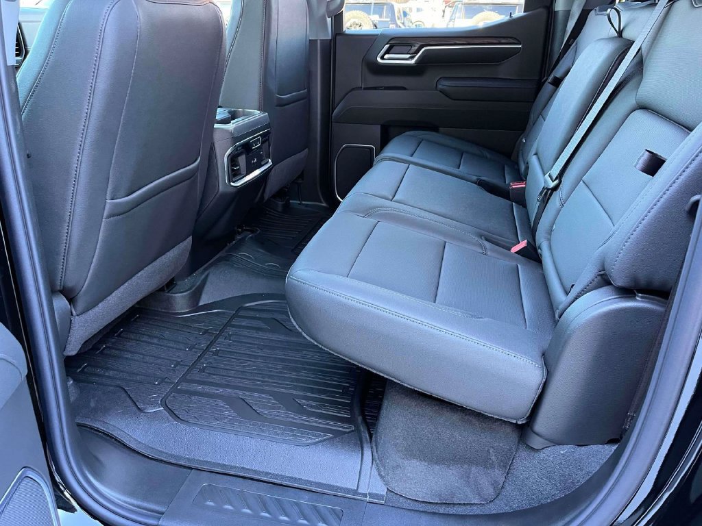New 2026 GMC Sierra 1500 SLT w/ SLT Premium Plus Package AWD/4WD image 17