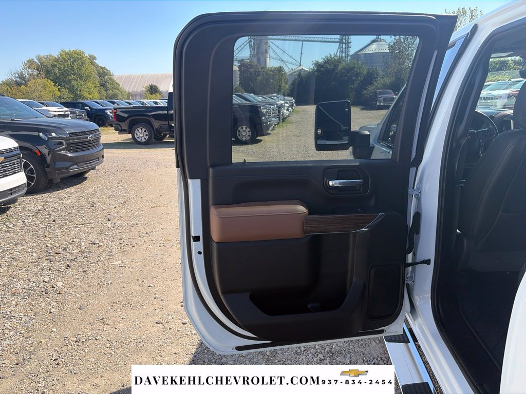 Used 2022 Chevrolet Silverado 3500 High Country AWD/4WD image 20
