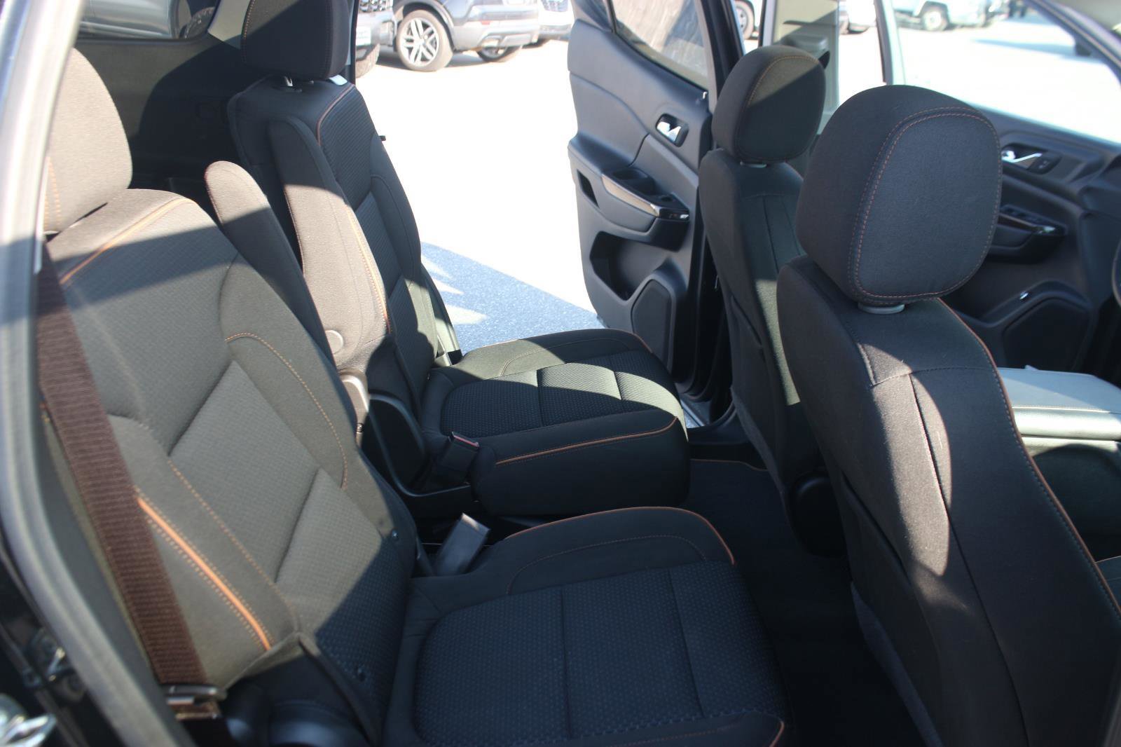 Used 2023 GMC Acadia AT4 AWD/4WD image 39