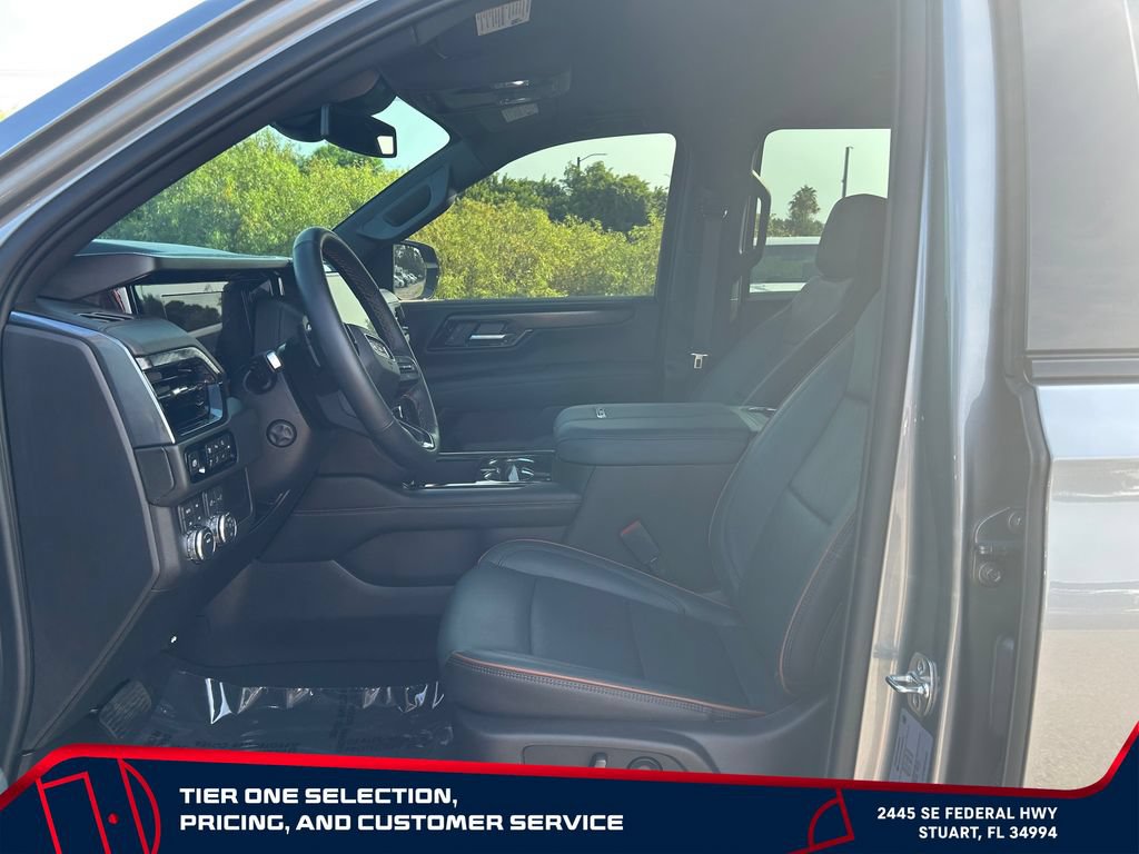 Used 2025 GMC Yukon AT4 AWD/4WD image 12
