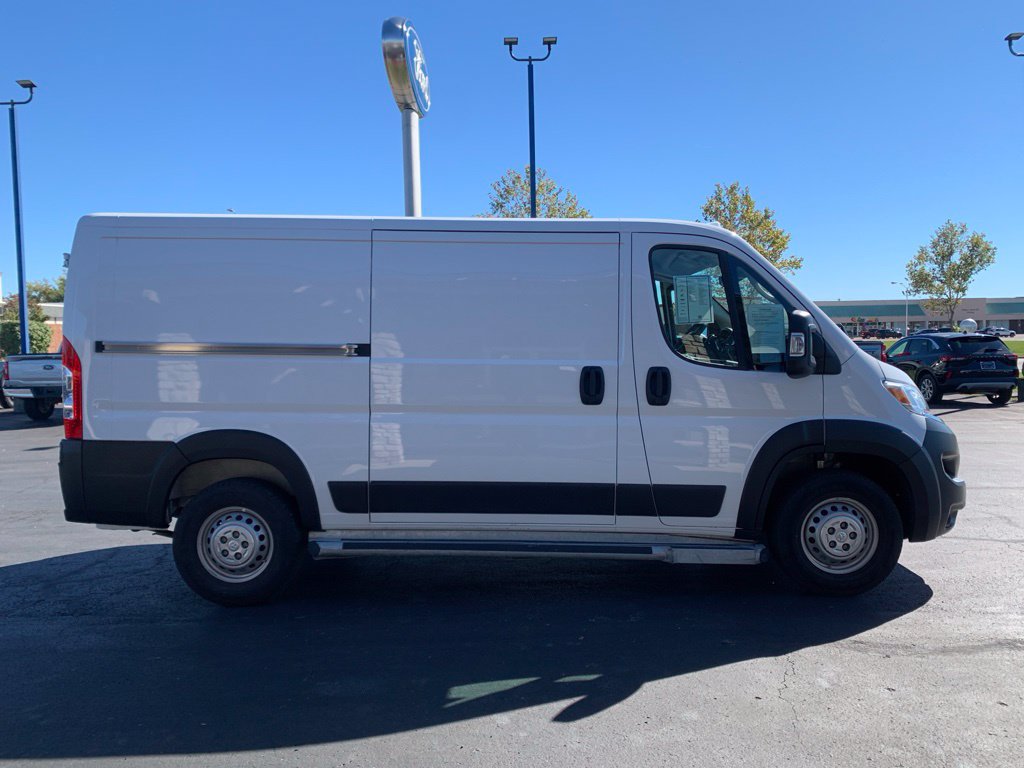 Used 2025 RAM ProMaster 2500 w/ U-Haul Equipment Group FWD image 2