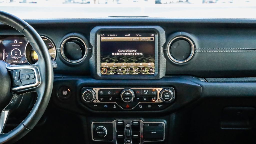 Used 2023 Jeep Wrangler Unlimited Sahara w/ Cold Weather Group AWD/4WD image 16